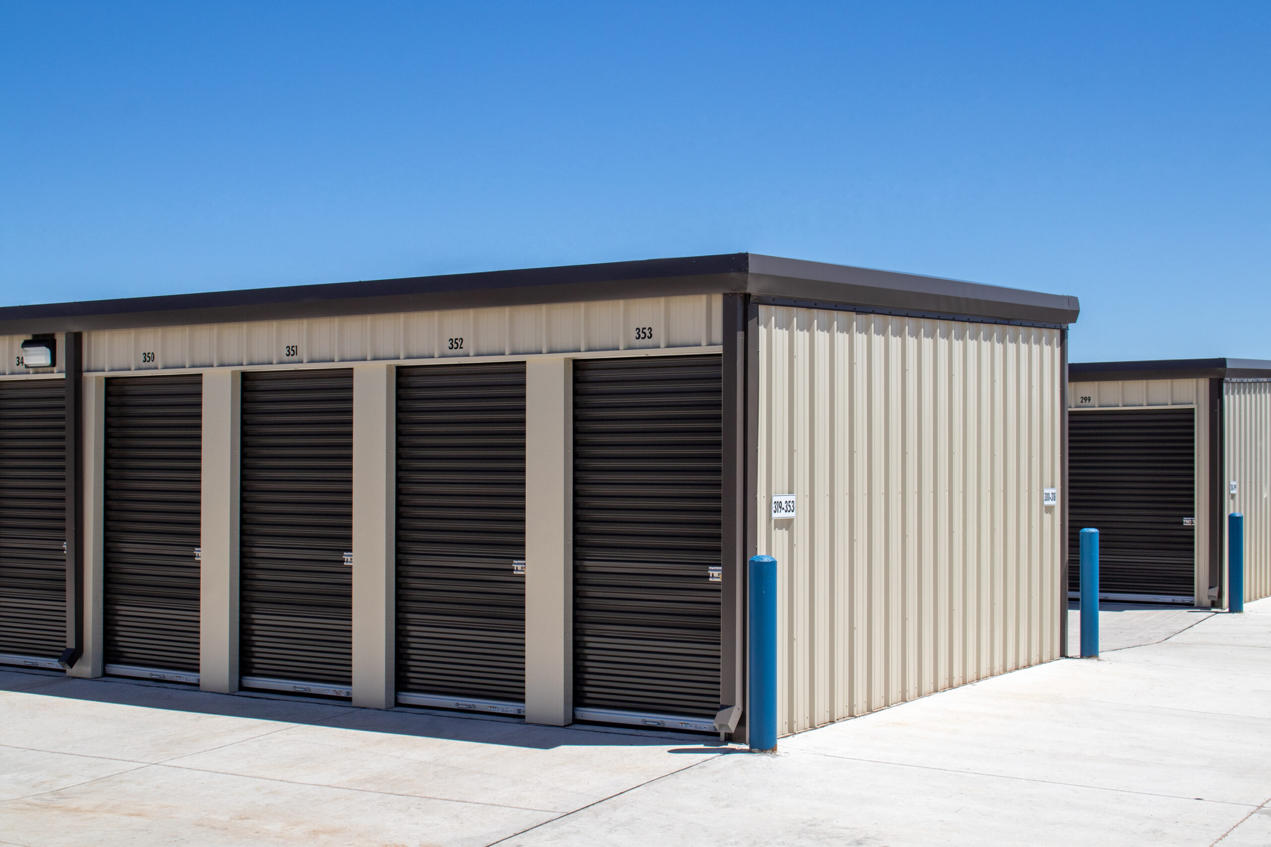 Drive-up storage buildings